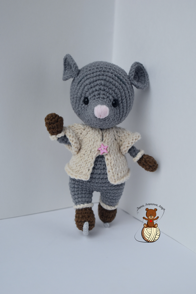 Mouse on skates - My, Mouse, Knitted toys, Amigurumi, Handmade, Longpost, Needlework without process