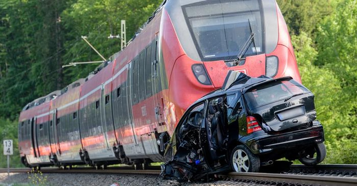 Автомобильный и железнодорожный транспорт. Железнодорожные аварии. Аварии на Железнодорожном транспорте. Аварии пассажирских поездов.