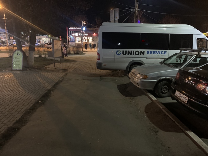 Припарковался по правилам. Никому не мешаю