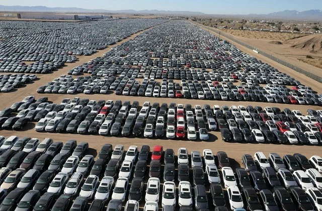 Where do new unsold cars go? - Cool cars, Auto, Trade, Delay, Auto junk