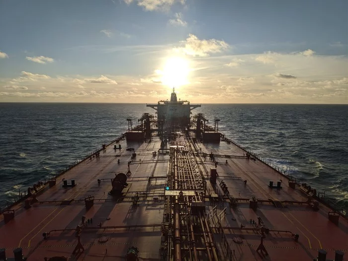 North Atlantic, hundreds of miles from the coast, thousands of meters under the keel - My, Sea, Vessel, Water, Ocean, Atlantic, The sun, Work, Sailors