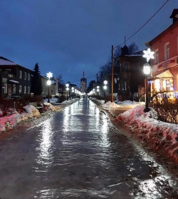 Slight ice possible - Ice, Housing and communal services, Arkhangelsk, Winter