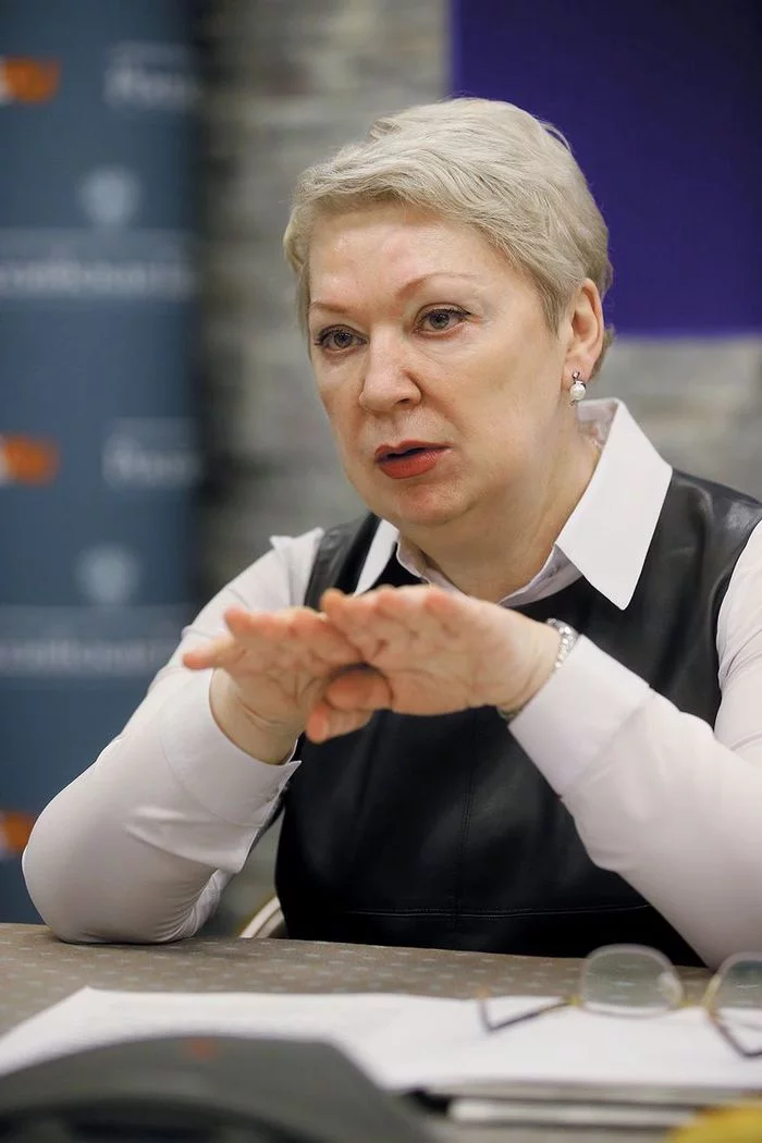 In Russia, they proposed changing the system of remuneration for teachers - Vasilyeva, Labor Code, Teacher, School, Teaching, Education, Salary, Politics, Longpost