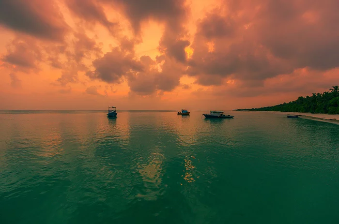 Fulhadhoo strange colors - My, Maldives, Travels, Landscape, The photo, Ocean, wildlife, Sunset, Family holiday, Longpost