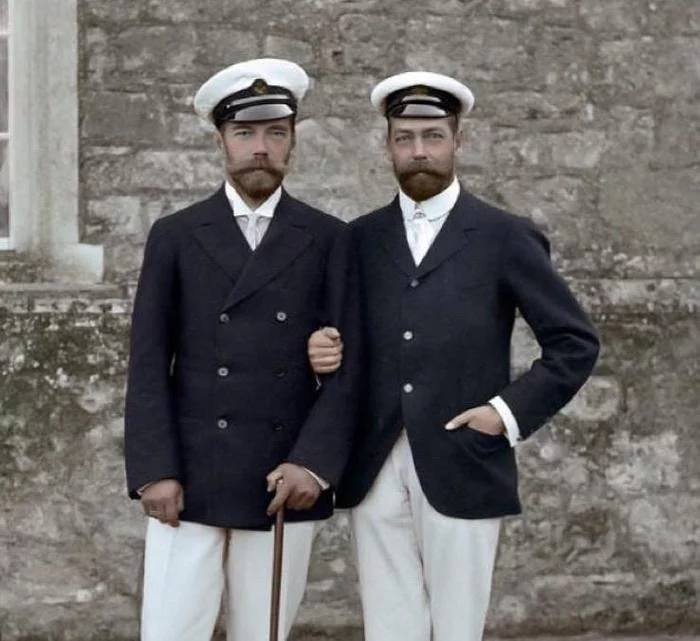 George V standing next to his cousin Nicholas II - Nicholas II, The photo, Colorization, Tsar, King, Russia, Great Britain, George V