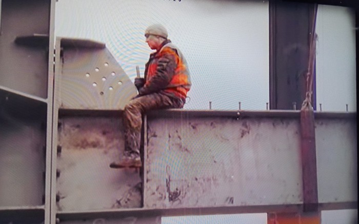 �������