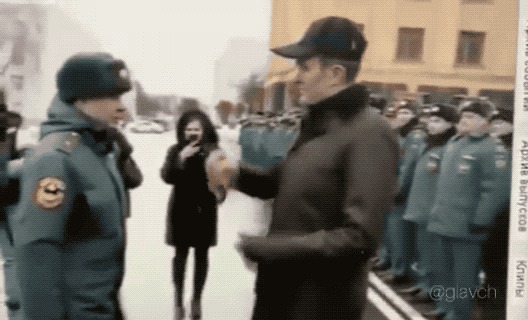 Как глава Чувашии вручает ключи от пожарных машин - спасателям Чувашия, Чебоксары, Позор, Гифка