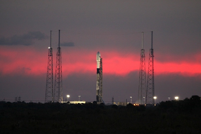 SpaceX: Перенос запуска миссии из-за сильных ветров в верхних слоях атмосферы SpaceX, Starlink, Спутник