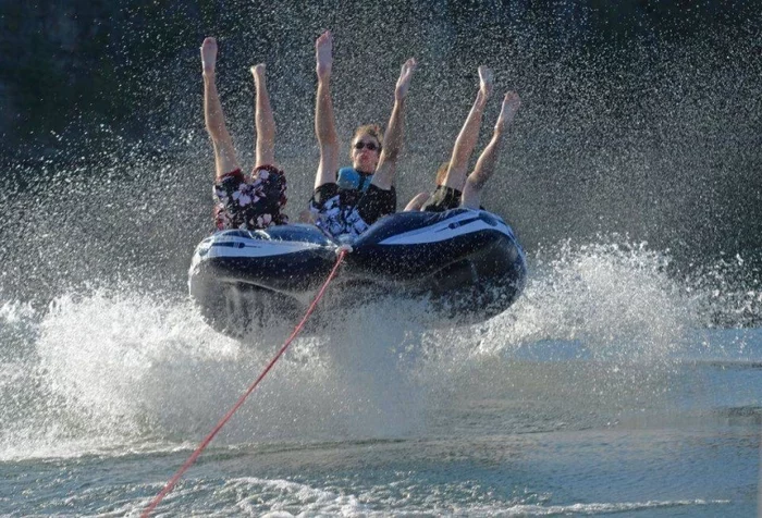 For example, I am in favor of such fun rides with both feet - Attraction, Pokatushki, Sea