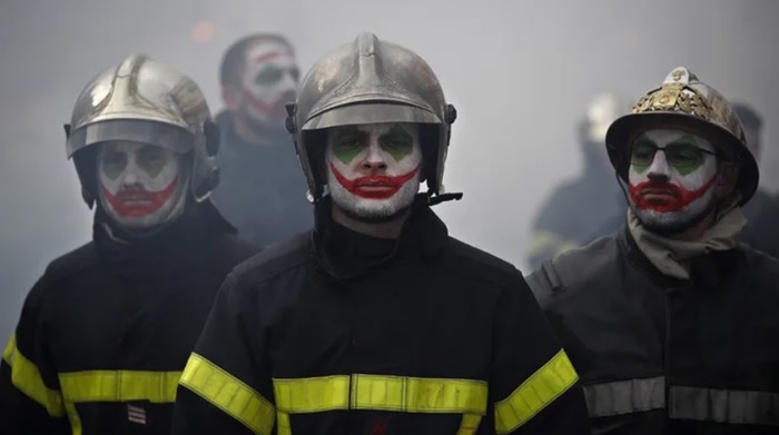 French firefighters protesting - Protest, Joker, 9GAG, Firefighters, France
