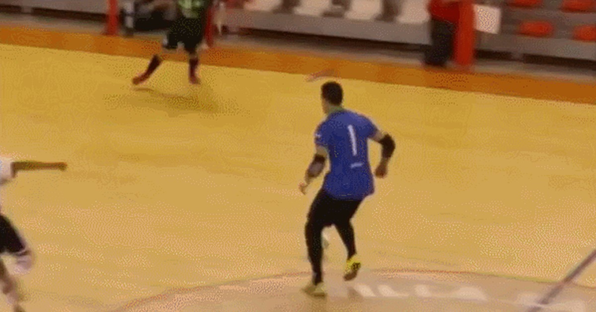 Fight between two goalkeepers - Sport, Football, Mini football, Goalkeeper, Save, GIF