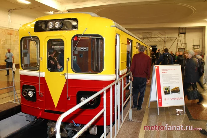 Contact-battery electric locomotive VEKA - Railway, Metro, Longpost, Vagonmash, Battery