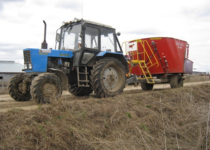 Either I'm a fool or it's a bad joke - My, Tractor, Friends, Humor, Longpost