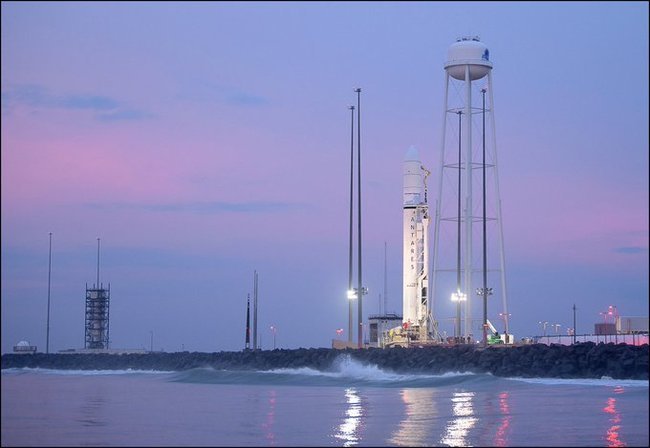 The launch of the Antares launch vehicle with the Cygnus cargo ship to the ISS was canceled 2 minutes before launch - Northrop Grumman, Cygnus, Antares, ISS, Space