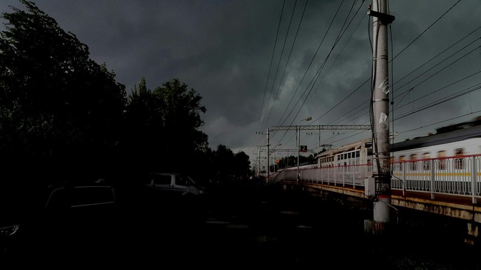 I found a photo without processing, summer - day - June 2017, the sky was thick with a black cloud - My, Summer, Weather, Dark, Sky, The photo, Element