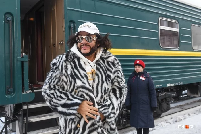 Kirkorov got into the car right on the platform - Philip Kirkorov, Yekaterinburg, A train, Platform, Longpost