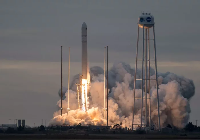 The Antares launch vehicle successfully launched with the Cygnus spacecraft! - Northrop Grumman, Cygnus, Antares, ISS, Space, Video