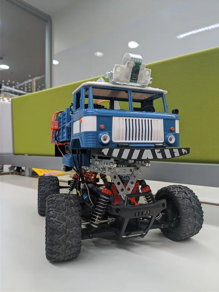 Самоуправляемый ГАЗ66 Monster Truck 1/16 - Моё, Своими руками, Радиоуправляемая машина, Tensorflow, Машинное обучение, Raspberry pi, Arduino, Видео, Длиннопост