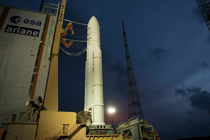  Ariane 5      ! Arianespace, Ariane 5, , , , , Esa