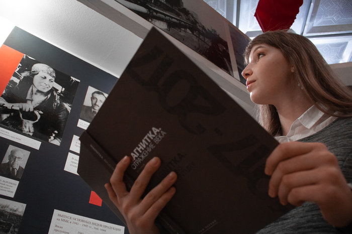 Школьница доказала первенство южноуральских женщин в освоении профессии сталевара