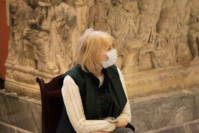 In Er-mi-the same empty place, you-grew-la ka-empty! - My, Hermitage, Mask, Sculpture, Saint Petersburg, Longpost