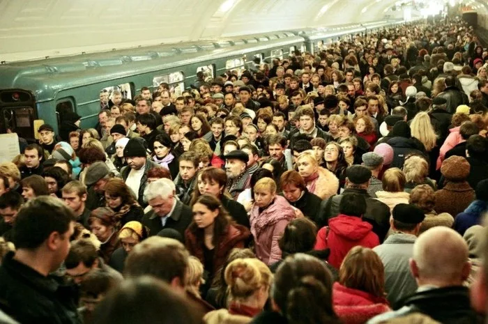 LEISURE AND SPORTS EVENTS - Moscow Metro, Coronavirus, Crush, Stampede near the metro, Longpost