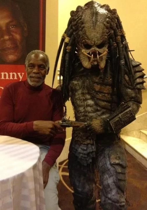 Predator visits an old friend - Danny Glover, Predator