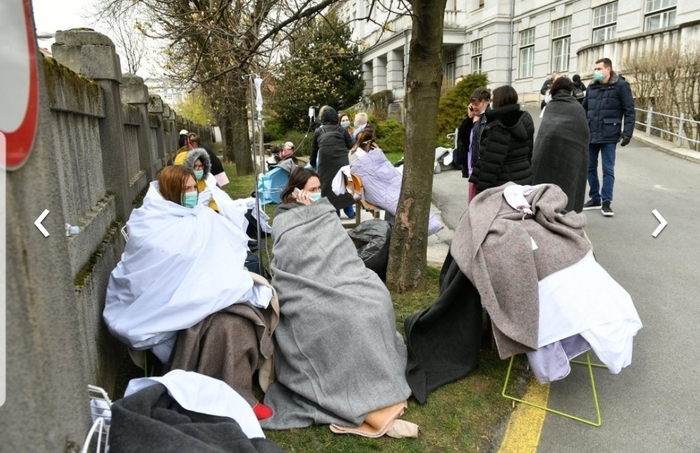 Когда хулиганы становятся героями Хорватия, Футбольные фанаты, Хулиганы, Длиннопост, Помощь Когда хулиганы становятся героями Хорватия, Футбольные фанаты, Хулиганы, Длиннопост, Помощь