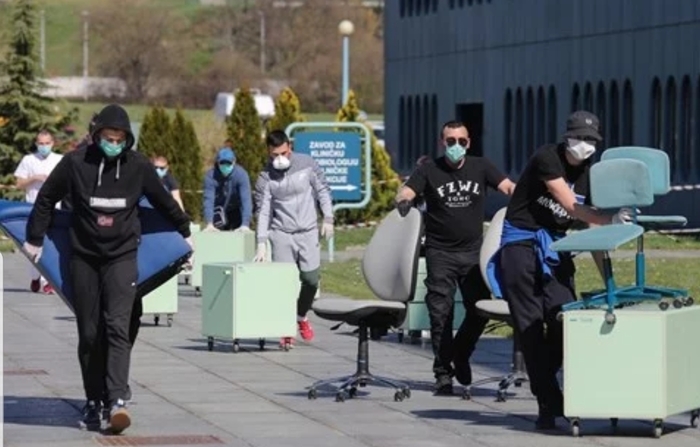 Когда хулиганы становятся героями Хорватия, Футбольные фанаты, Хулиганы, Длиннопост, Помощь Когда хулиганы становятся героями Хорватия, Футбольные фанаты, Хулиганы, Длиннопост, Помощь