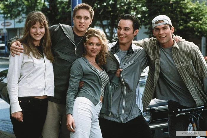 20 years ago: The actors of the first part of Final Destination on the set - Destination, Actors and actresses, 2000, Movies, Destination Movie