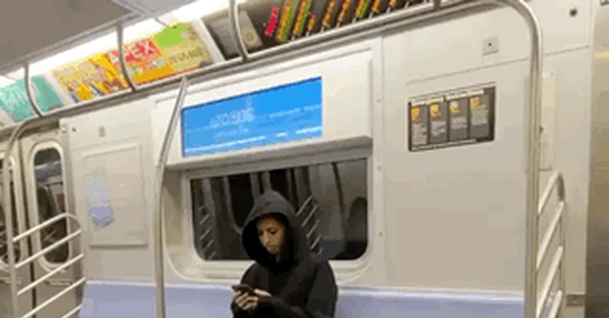 Don't sit next to me - Stretching, Ballet, Metro, Personal space, GIF