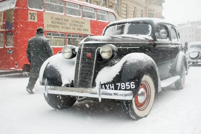 Filming of the Indian film Sardar Udham in St. Petersburg - My, Saint Petersburg, The photo, Movies, St. Petersburg streets, Retro car, London