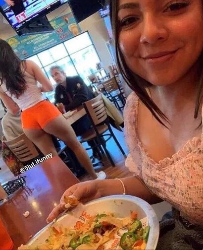 My girlfriend always says I don't take pictures of her, so today I fixed that. - Girls, Cafe, The photo, USA, Hooters