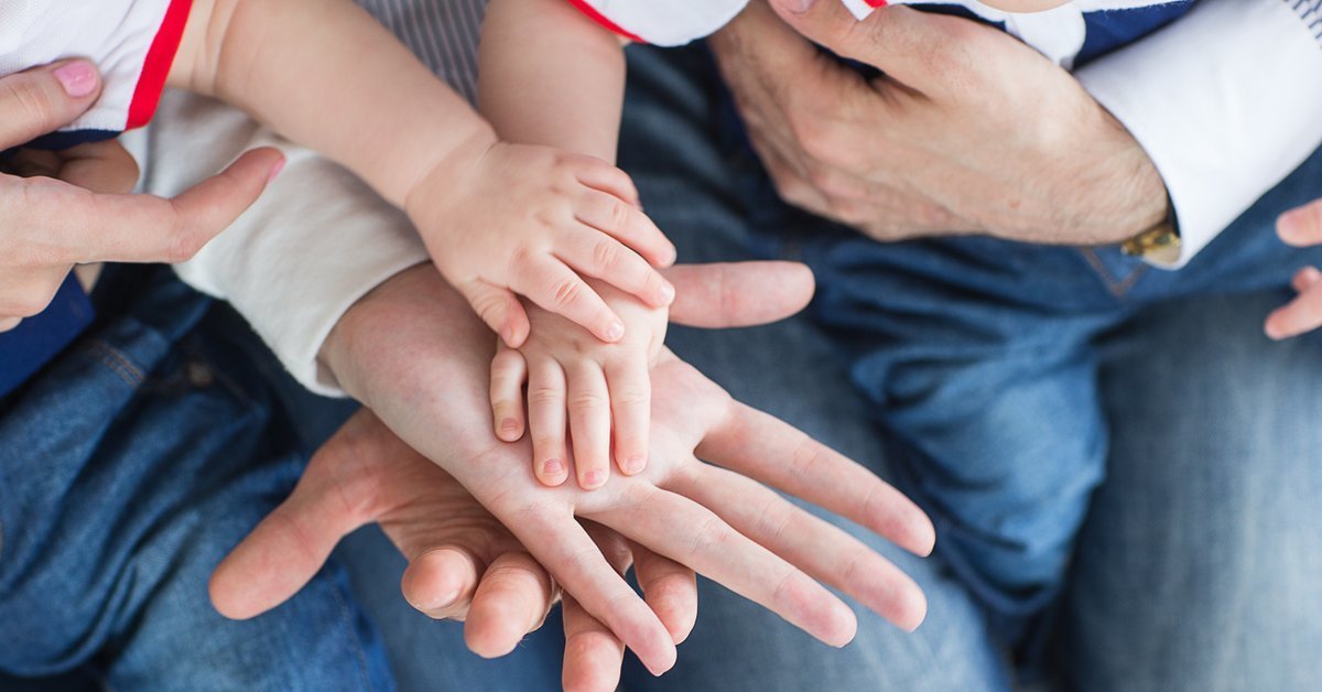 Семья в трудной жизненной ситуации. Семейный вестник. С днём семьи любви и верности картинки стильные. Социальная поддержка. Социальная поддержка семей.