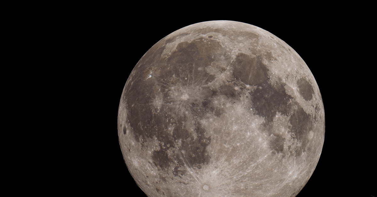 Луна покинет землю. Почему луна так низко сегодня. Луна покинет землю. Снимки луны с китайского спутника. Снимки земли с луны.