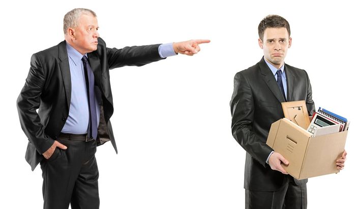 Или будешь курьером или пиши без содержания или увольняйся...