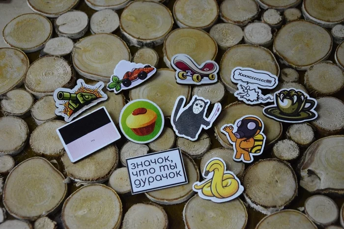 Wooden badges with UV printing. #3 - My, Logo, Peekaboo, Art, A selection, Minimalism, Icon, Longpost