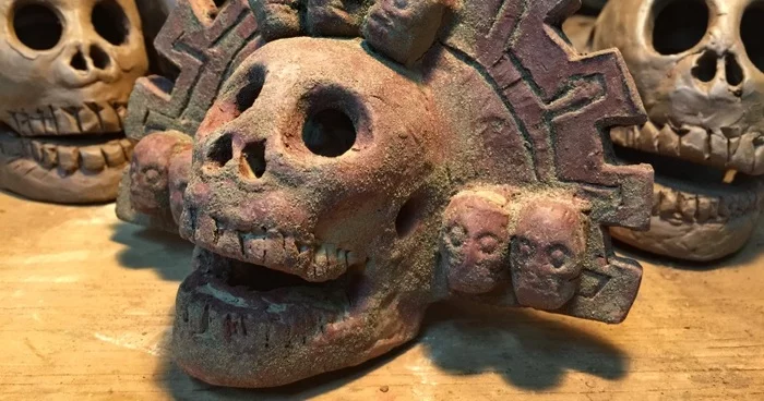 For some reason I want to stay away from the Aztecs - Mexico, Video, Religion, Aztecs