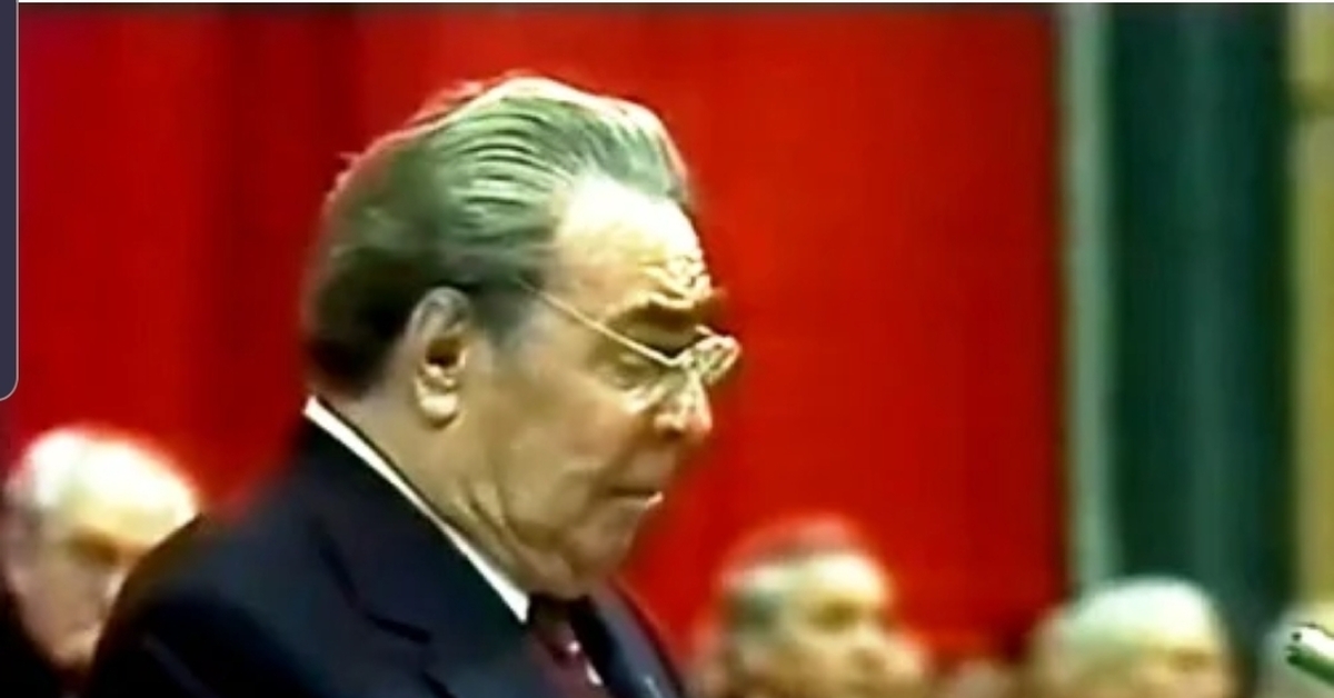 Часы первого канала 2000. Часы первого канала 2011. Заставка программы время. Часы первый канал 2011. Программа время 1977 год.