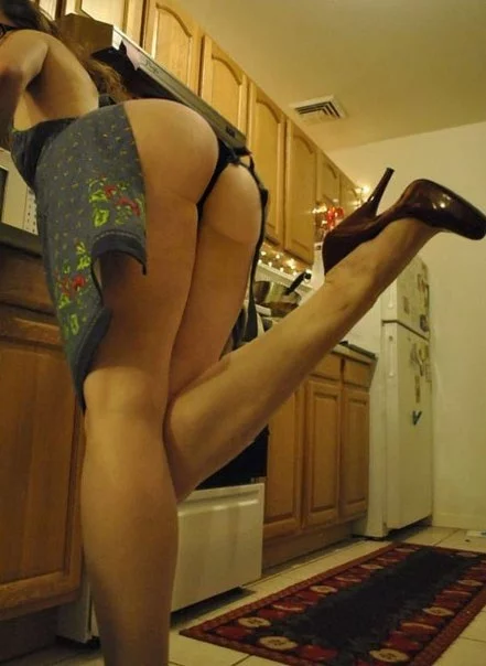 Housewife #21.0 - NSFW, Beautiful girl, Sexuality, Girls, Woman in the kitchen, Erotic, Brown-haired woman, Booty