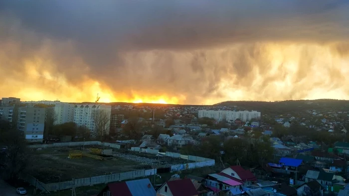 Virga 04/23/20 in Saratov! - My, Weather phenomenon, Sunset, Virga