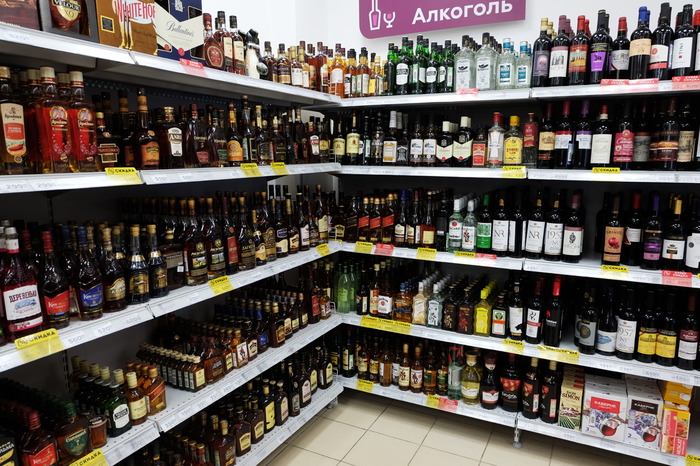 Сколько водки не бери , все равно второй раз бежать придется!