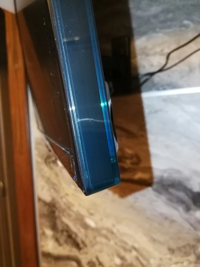 The inner frame of the Samsung TV burst - My, Samsung, Crack, Longpost