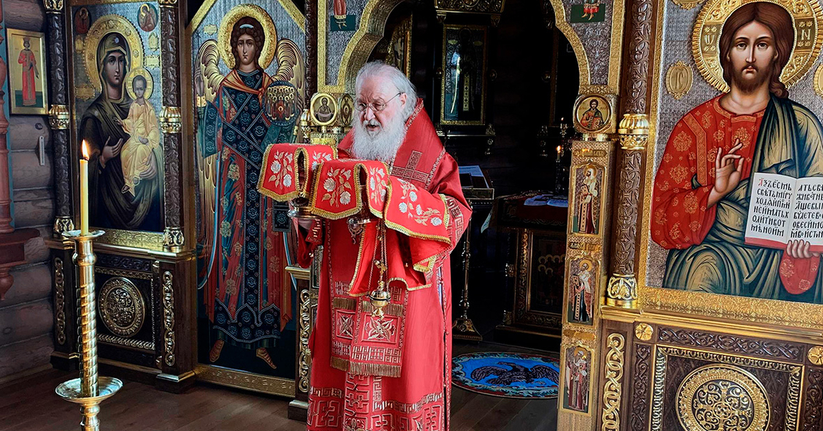 Религиозные организации. Главный священник россии. Филарет на майдане. Патриарх кирилл 2010. Священник расстрига.