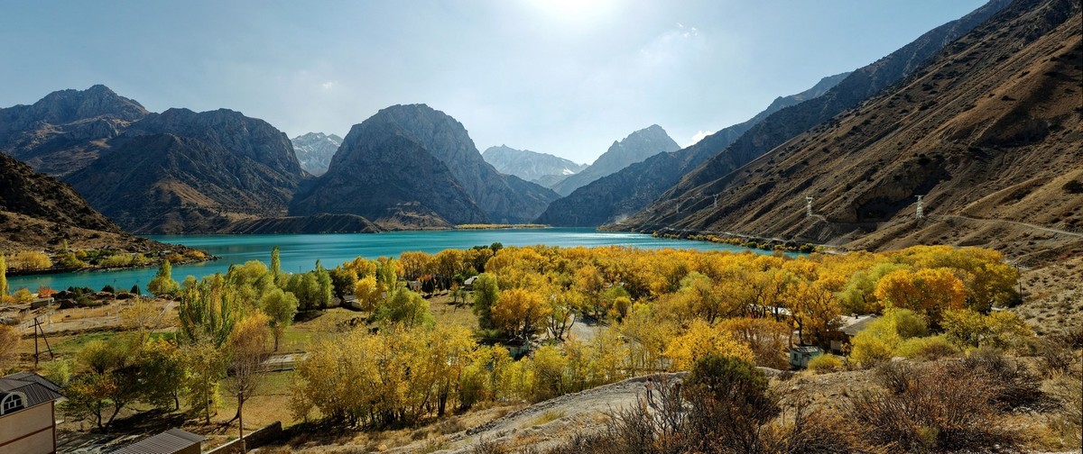 Искандеркуль озеро турбаза