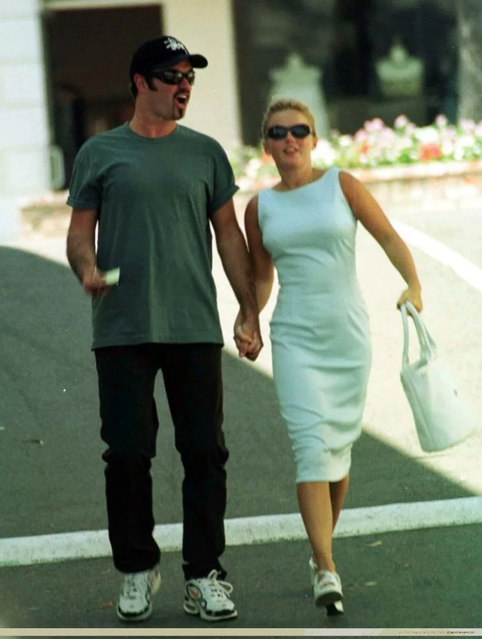George Michael in the company of girlfriend and ex-Spice Girls singer Jerry Halliwell, August 1998 - George Michael, Jerry Halliwell, Longpost
