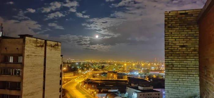 Moon over the city - My, moon, Beginning photographer