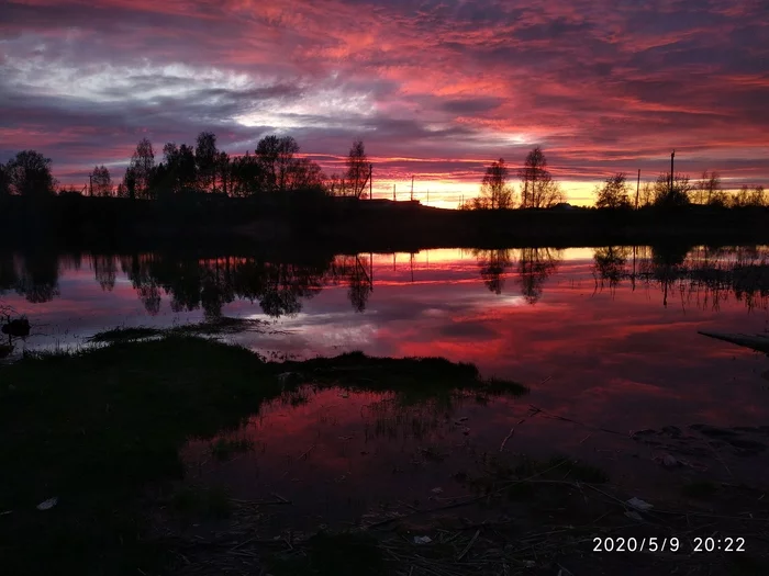 Вчера был безумно красивый закат. Фото сделано на телефон. Модель:Xiaomi Redmi 5 plus - Моё, Закат, Фотография, Озеро