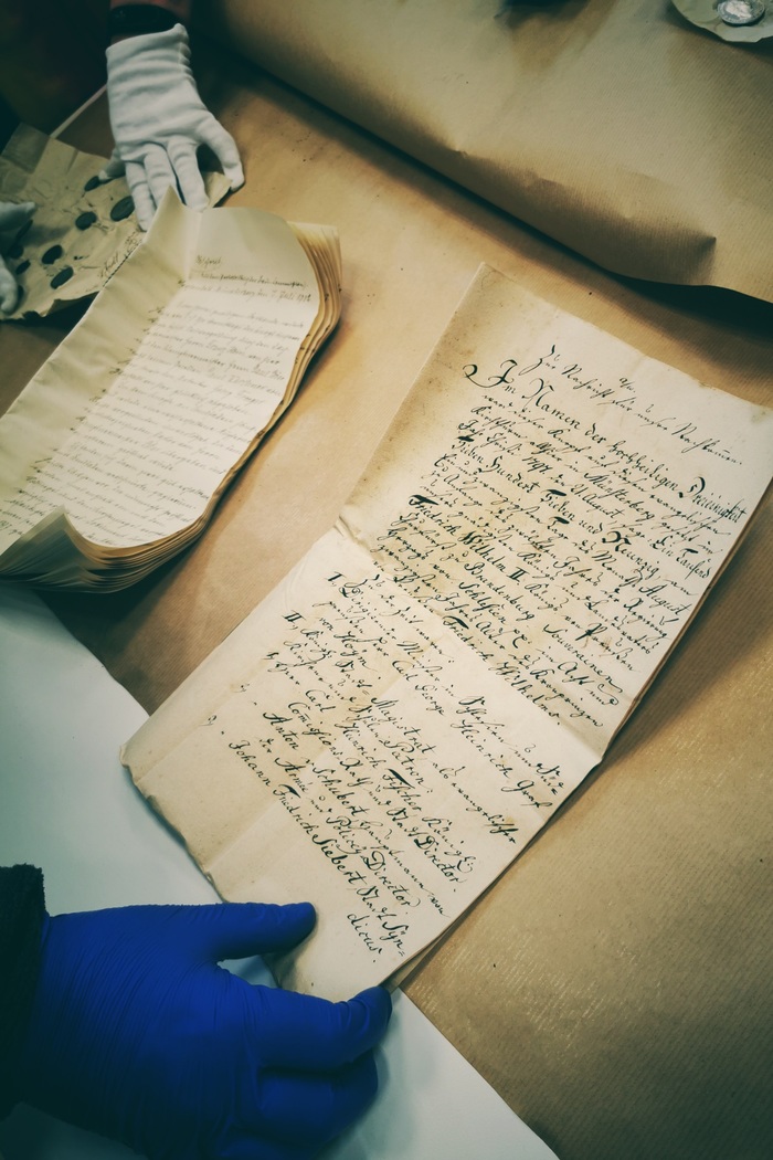 В Польше обнаружена капсула времени 1797 года Польша, Капсула времени, Предки, Реставрация, Длиннопост В Польше обнаружена капсула времени 1797 года Польша, Капсула времени, Предки, Реставрация, Длиннопост