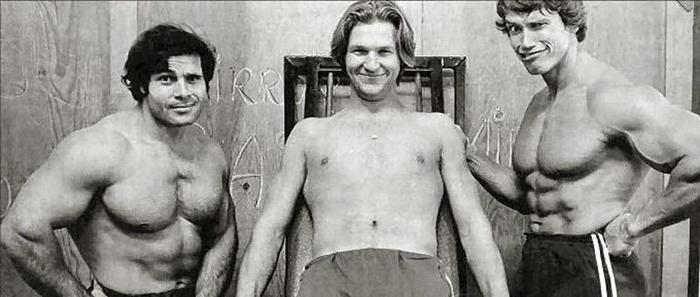 Franco Columbu, Jeff Bridges and Arnold Schwarzenegger on the set of Stay Hungry, USA, 1976 - Arnold Schwarzenegger, Franco Colombo, Jeff Bridges, Movie heroes
